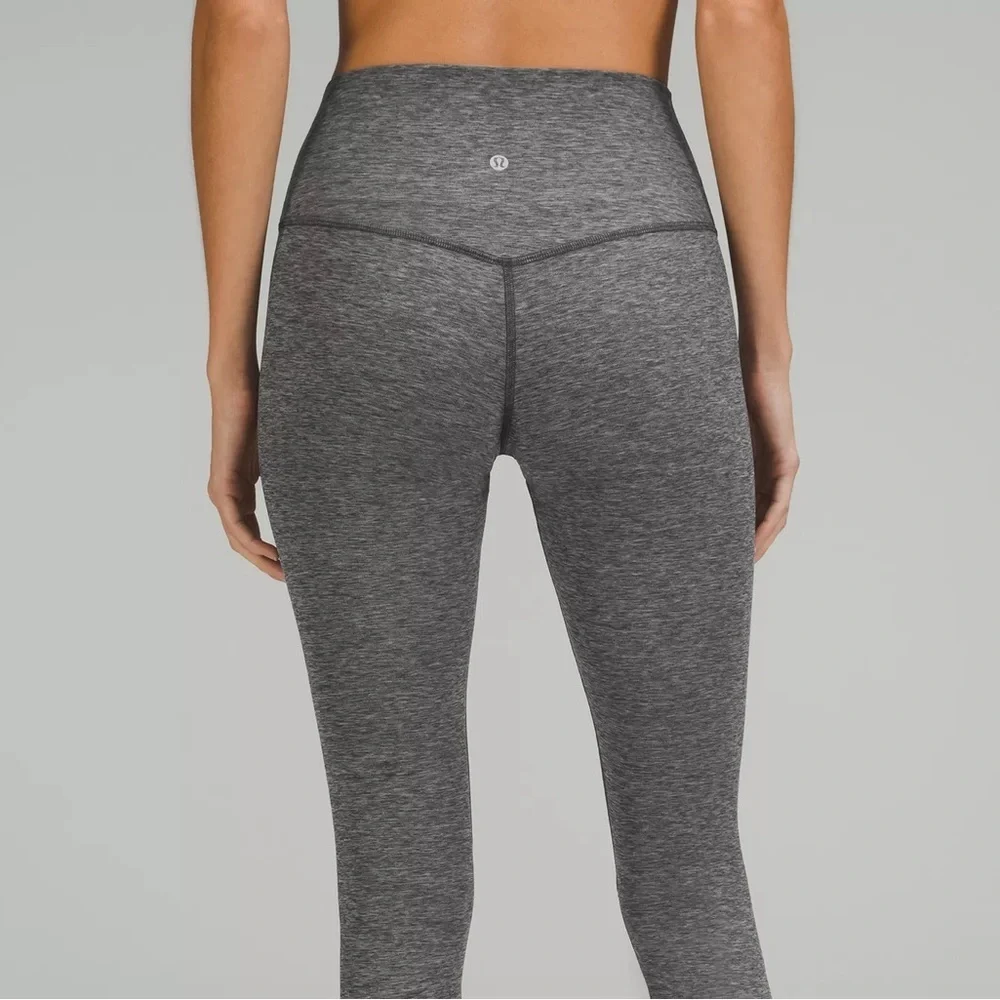 Lululemon High Rise Wunder Under Leggings Capri Cropped Size 4 Grey color